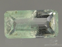 Disseminated chlorite inclusions in quartz