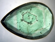 Hexagonal color zoning in emerald