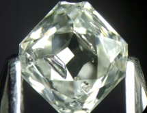 Metallic inclusions in synthetic diamond