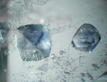 Fluorite inclusions in quartz