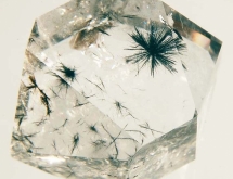 Hollandite in quartz