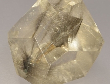 Brookite and rutile inclusions in quartz