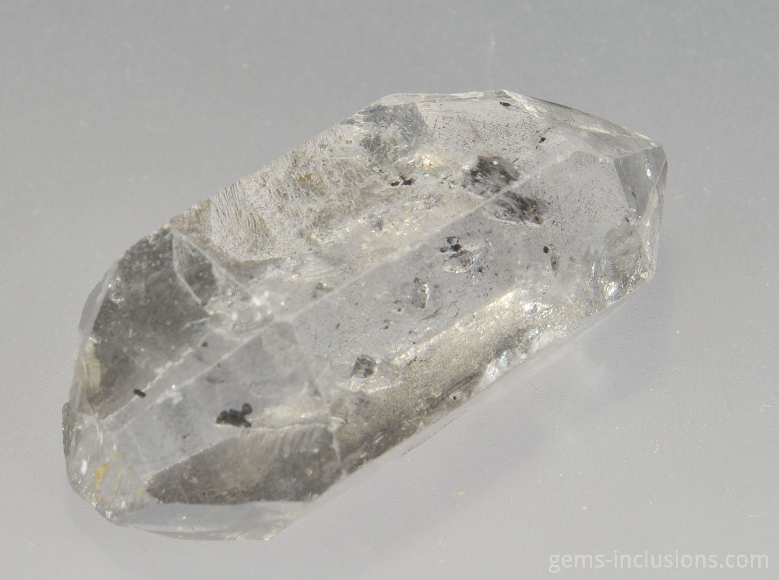 multiphase-inclusions-quartz-3855-1.jpg