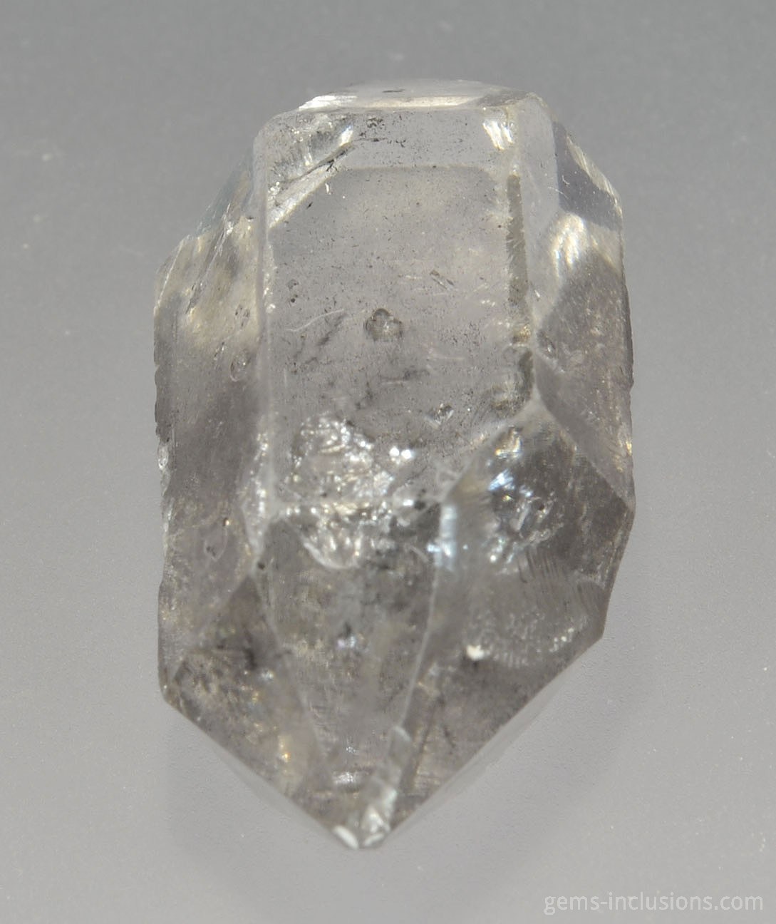 multiphase-inclusions-quartz-3855-2.jpg