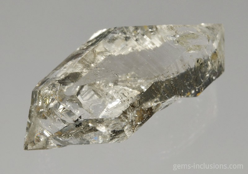hydrocarbon-inclusions-quartz-3804.JPG