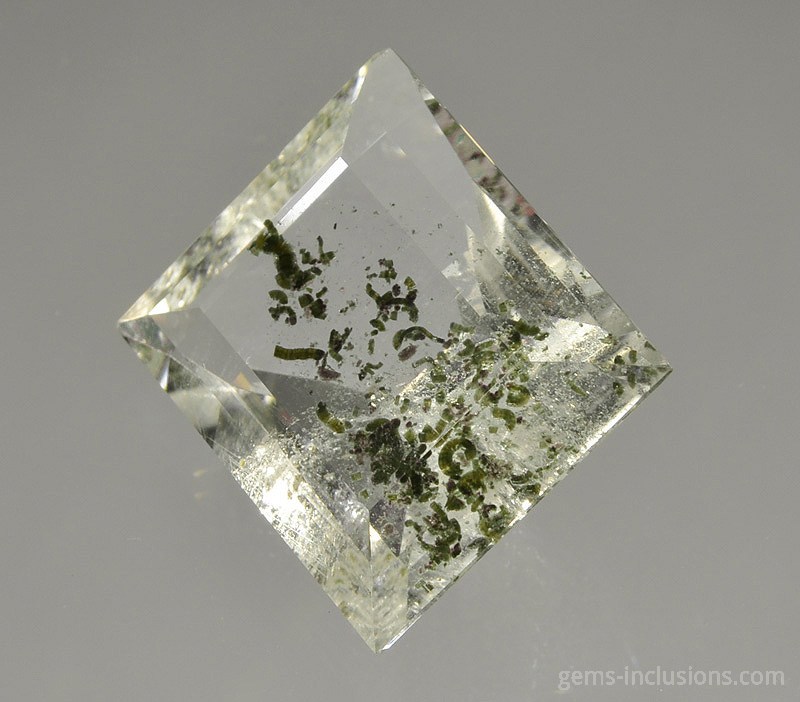 chlorite-inclusions-quartz-2158.JPG