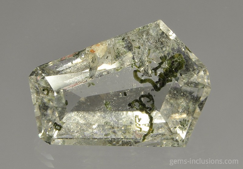 chlorite-inclusions-quartz-1343.JPG