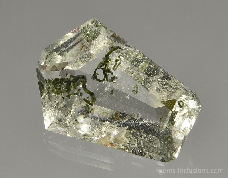 chlorite-inclusions-quartz-1344.JPG