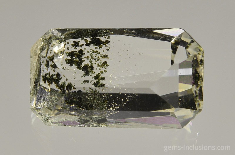 chlorite-inclusions-quartz-1119.JPG