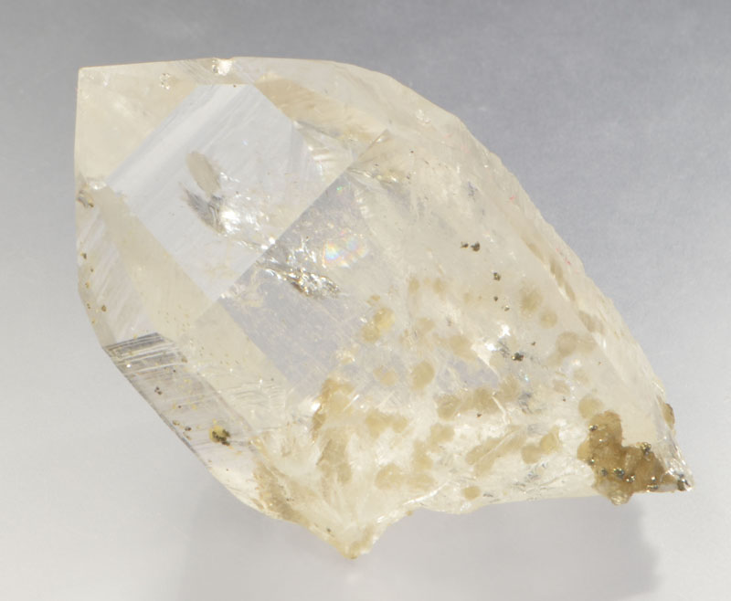 muscovite-inclusions-quartz-6998-1.JPG