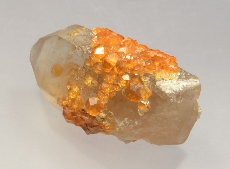 spessartine-inclusions-quartz-1627-3.JPG