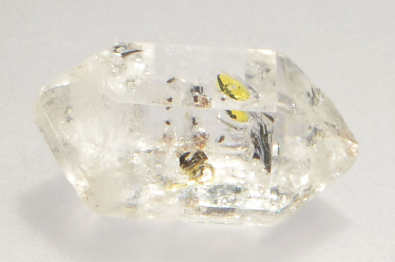 hydrocarbon-inclusions-quartz-245-1.JPG