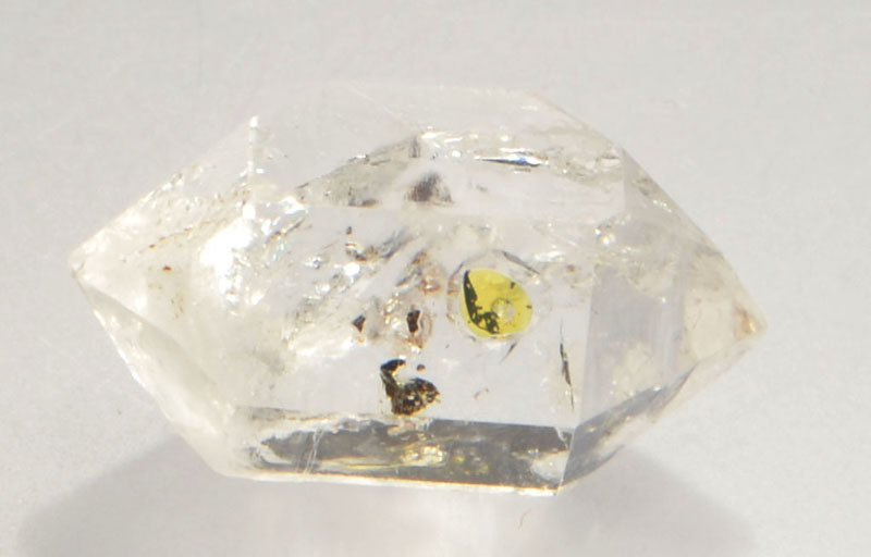 hydrocarbon-inclusions-quartz-245-2.JPG