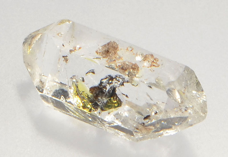 hydrocarbon-inclusions-quartz-140-1.JPG