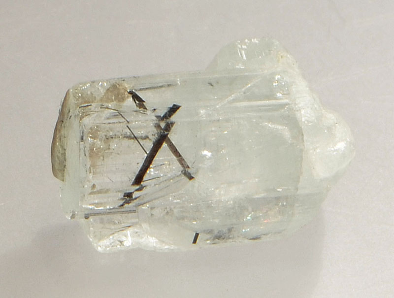 columbite-tantalite-inclusions-aquamarine-220-2.JPG